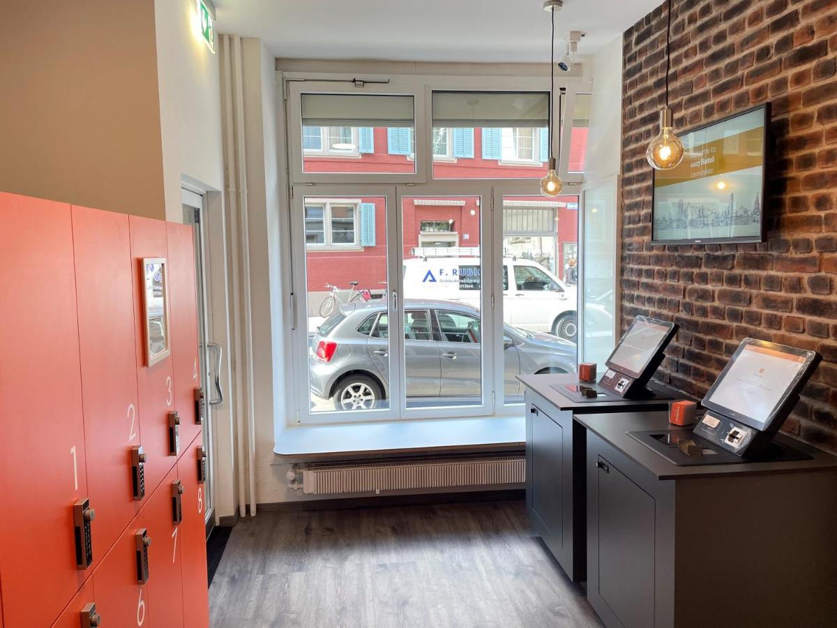 Easyhotel Zuerich Limmatplatz ภายนอก รูปภาพ