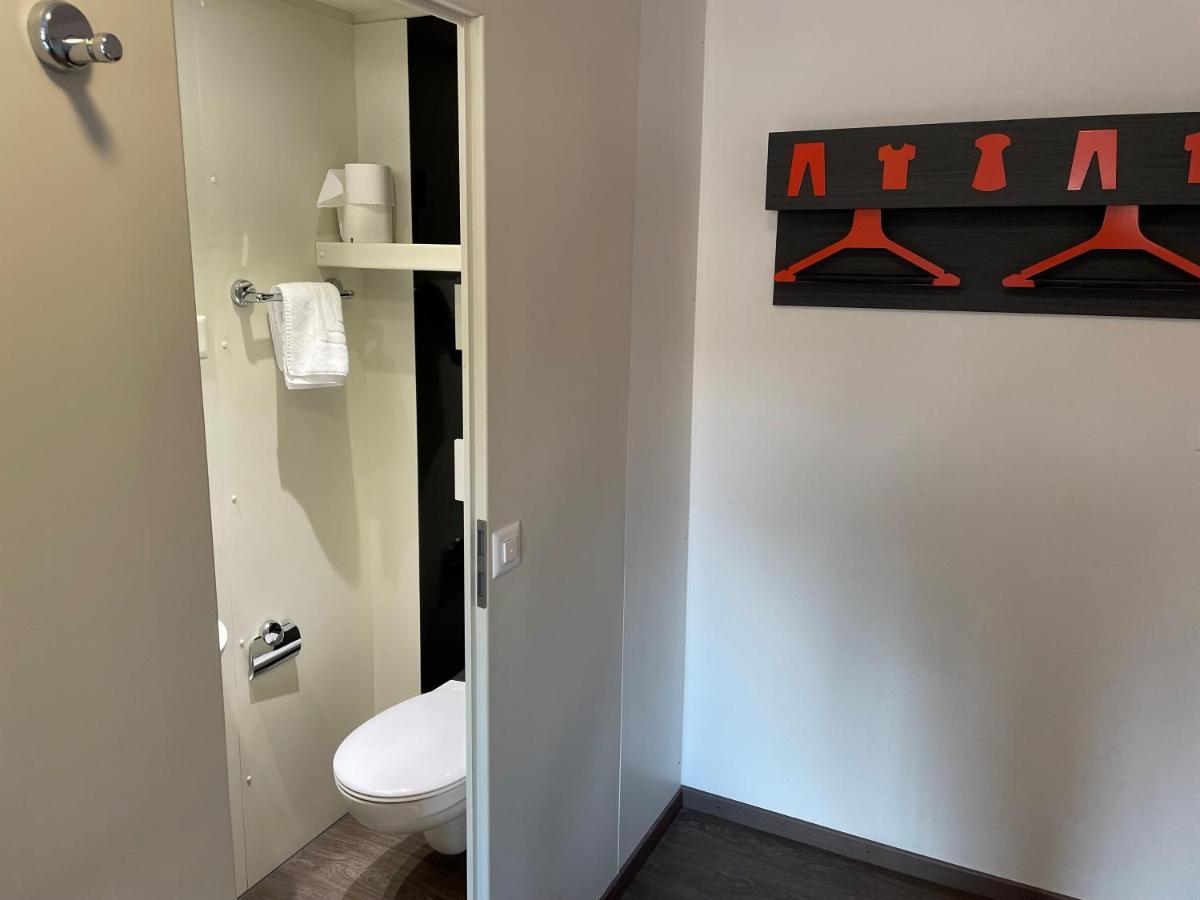 Easyhotel Zuerich Limmatplatz ภายนอก รูปภาพ