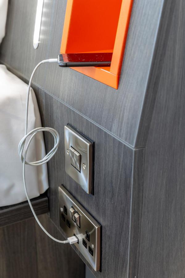 Easyhotel Zuerich Limmatplatz ภายนอก รูปภาพ