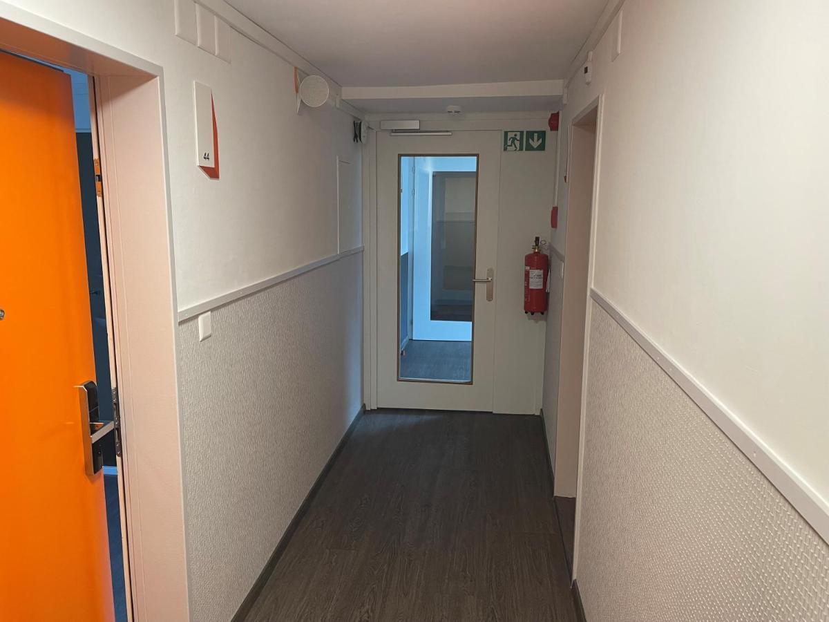 Easyhotel Zuerich Limmatplatz ภายนอก รูปภาพ