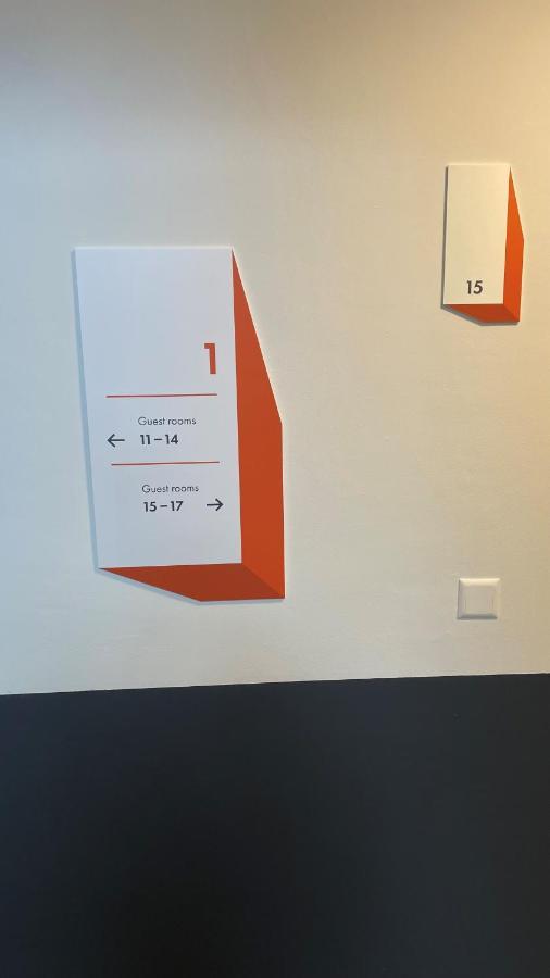 Easyhotel Zuerich Limmatplatz ภายนอก รูปภาพ